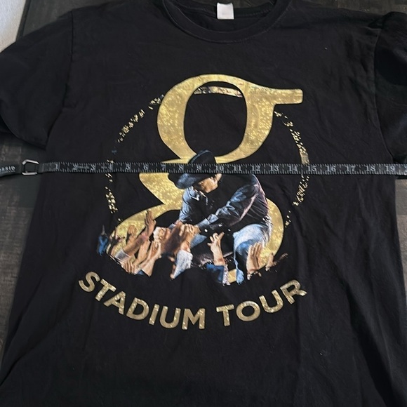 Garth Brooks Stadium Tour Graphic Concert Tee - Picture 4 of 5